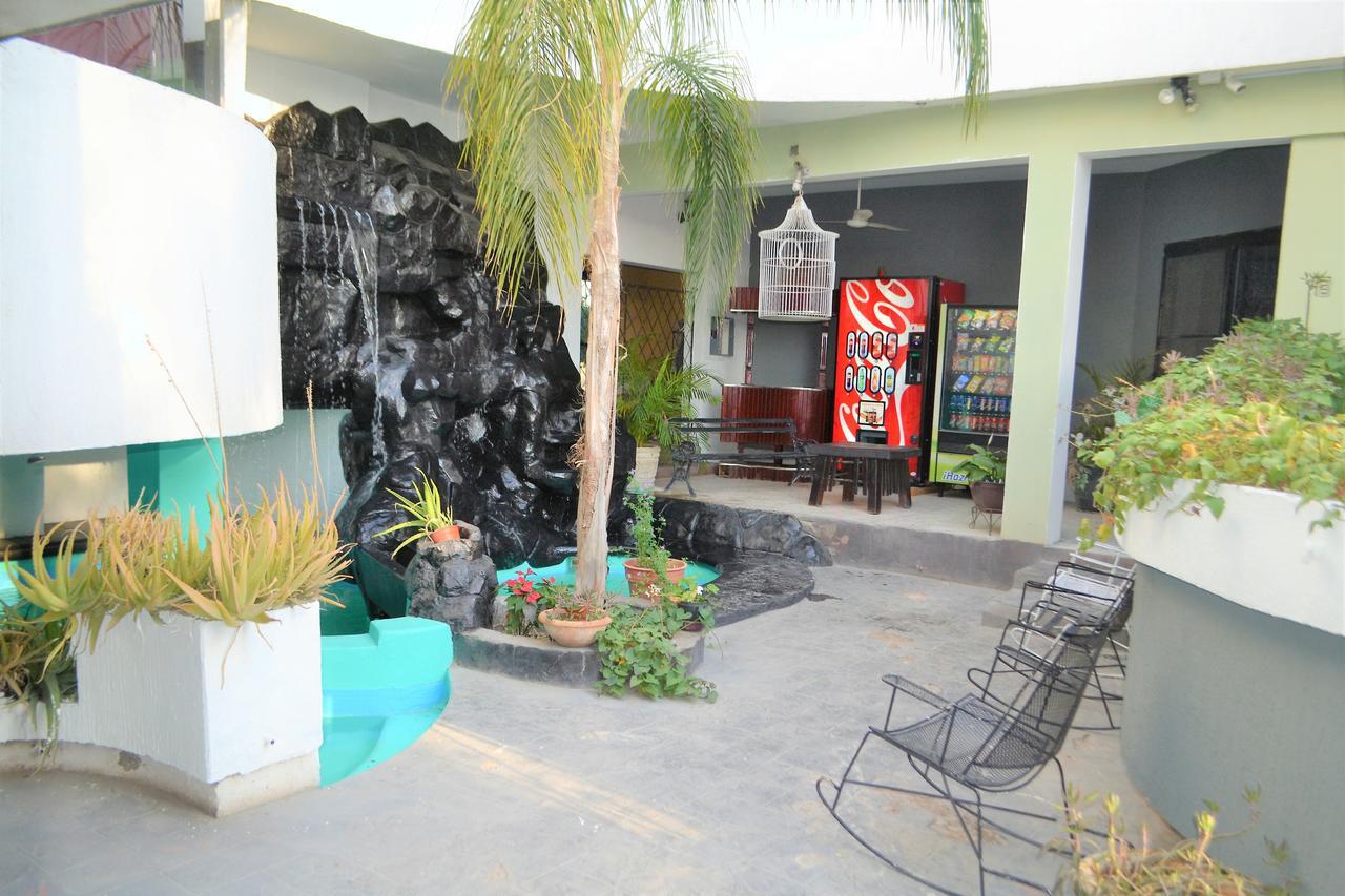 Hotel Laguna Inn Torreón Exteriör bild